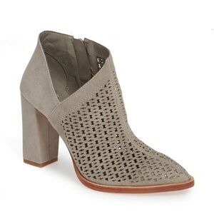 Vince Camuto 258255 Womens Lorva Suede Bootie Shoes Gray